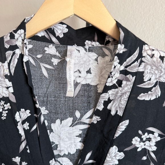 Spiritual Gangster Womens Black Floral Rayon Kimono Cardigan Coverup OS - Picture 3 of 7